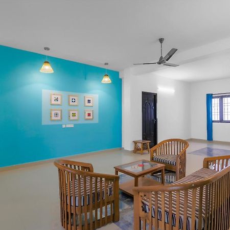 Oyo 79233 Hotel Hive Stays Kochi 外观 照片