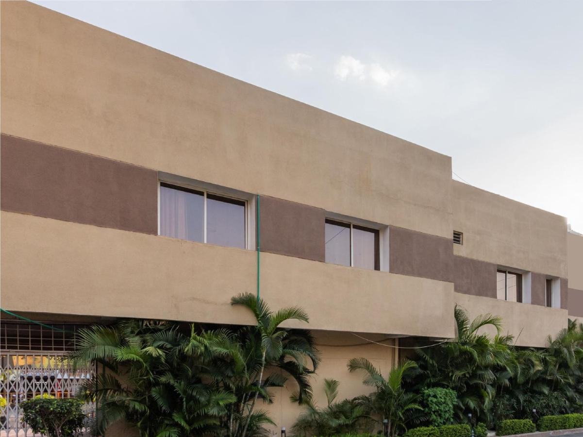 Oyo 79233 Hotel Hive Stays Kochi 外观 照片