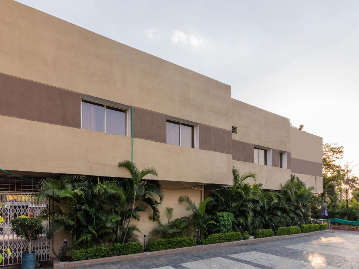 Oyo 79233 Hotel Hive Stays Kochi 外观 照片